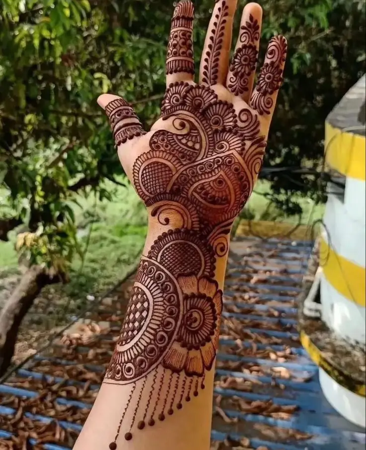 arabic-stylish-mehndi-design-8 Arabic Stylish Mehndi Design