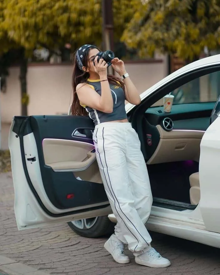 cool-girls-attitude-dp Cool Girls Attitude Dp